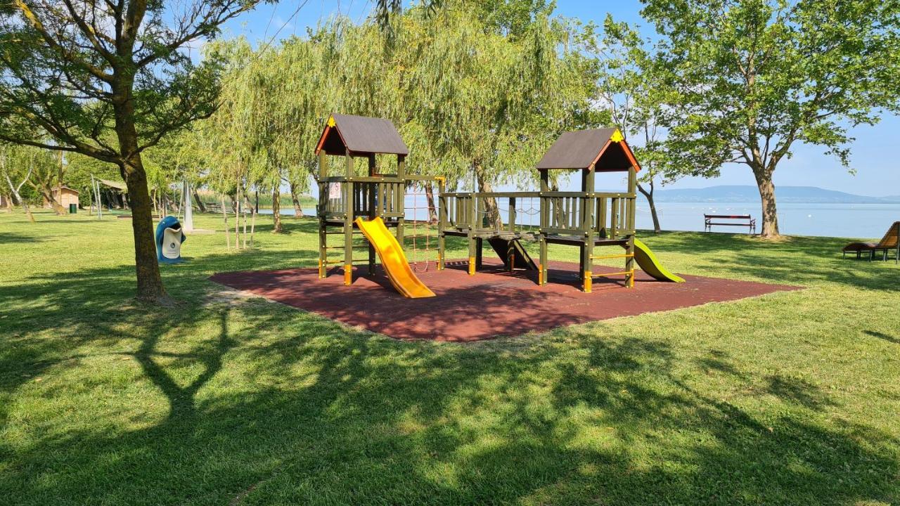 Heder Apartmanok Balatonfenyves Buitenkant foto